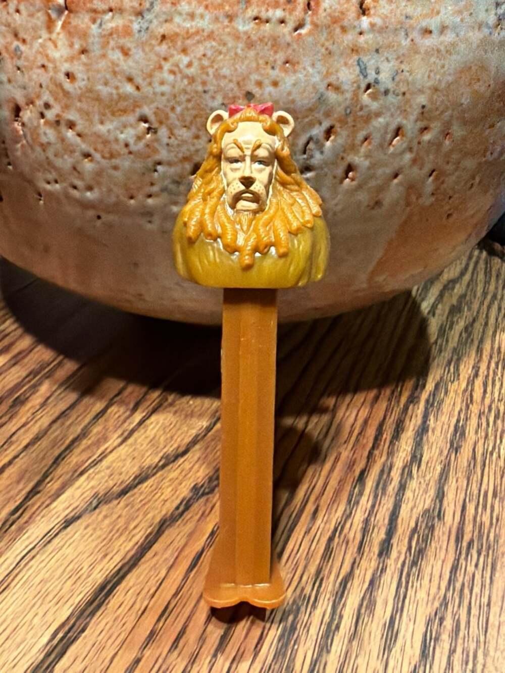 PEZ Wizard of Oz Cowardly Lion Candy Dispenser